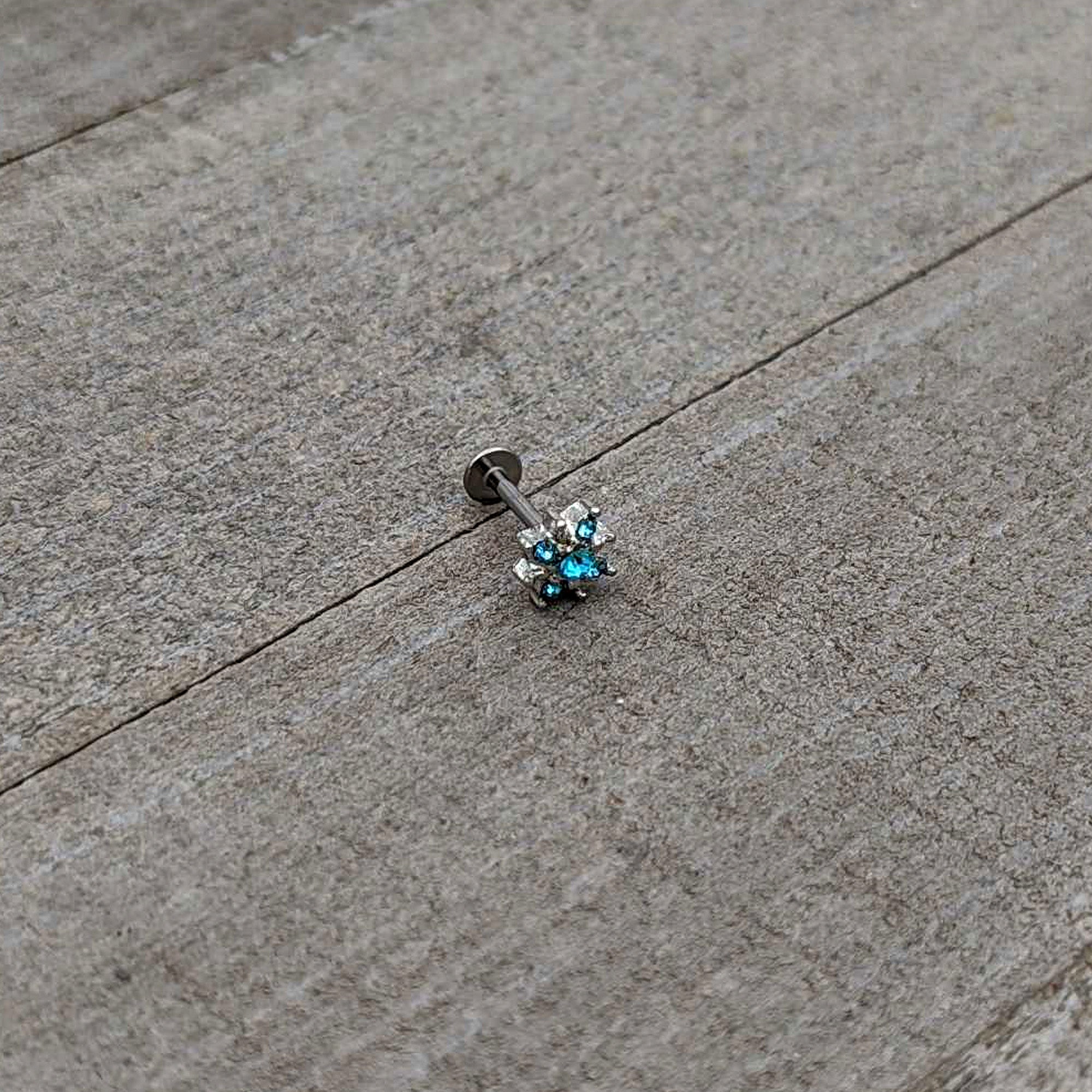 16G 5/16 Blue Gem Stylish Snowflake Labret Monroe Tragus