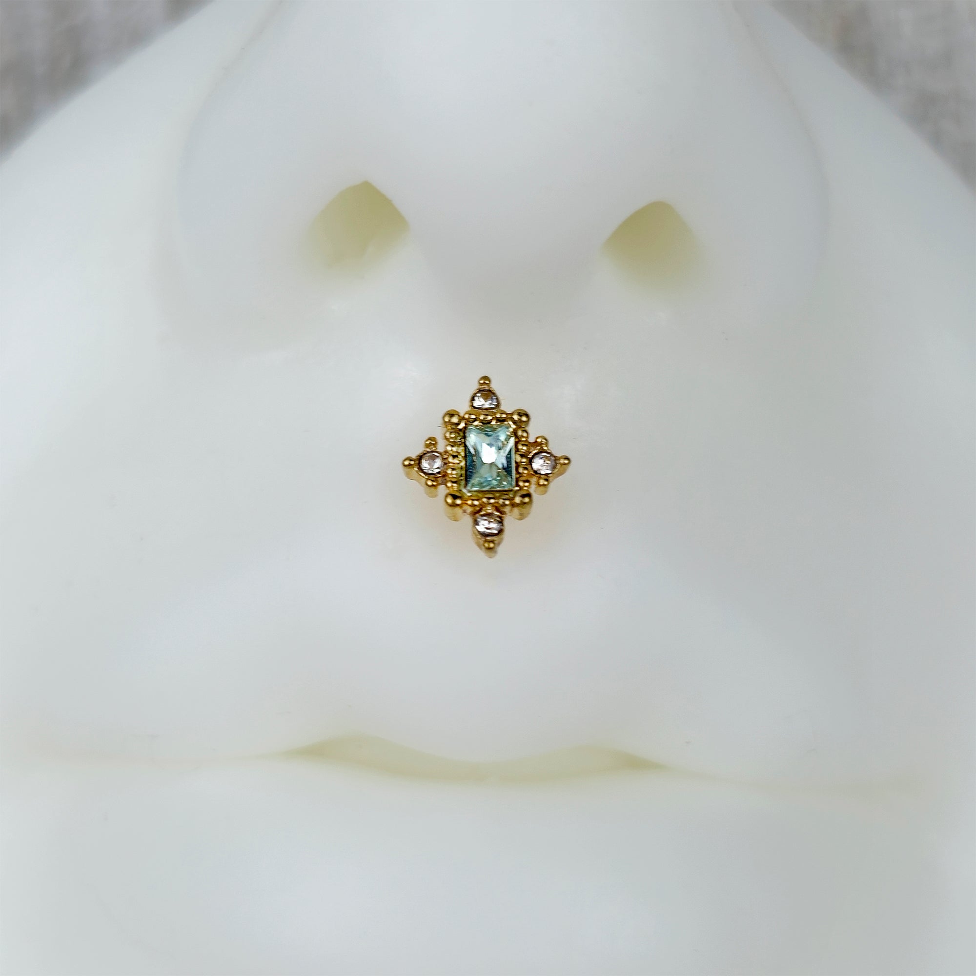 16G 5/16 Clear Gem Gold Tone Regal Seal Labret Monroe Tragus