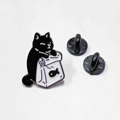 Mini Black Cat Enamel Pin – Durable, Giftable Fashion Accessory